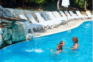 炎熱夏季，泳池類相關產品在亞馬遜熱賣